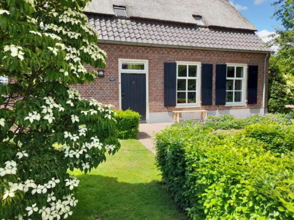 Bed and Breakfast Onder De Wolfskap Bed En Ontbijt Haaren  Экстерьер фото